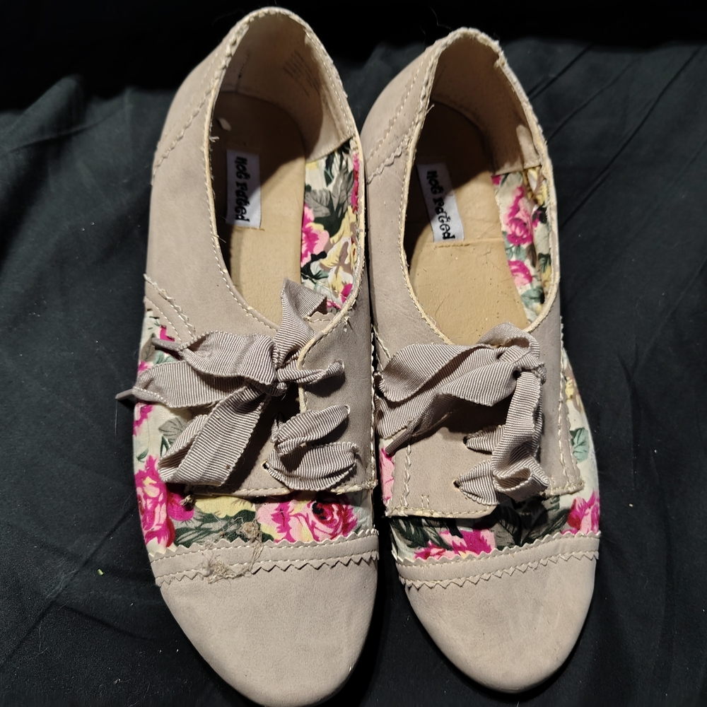 Not Rated Beige Floral Lace-Up Flats